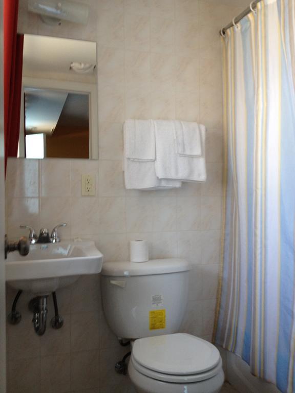 Motel Saint-Jacques มอนทรีอัล ภายนอก รูปภาพ