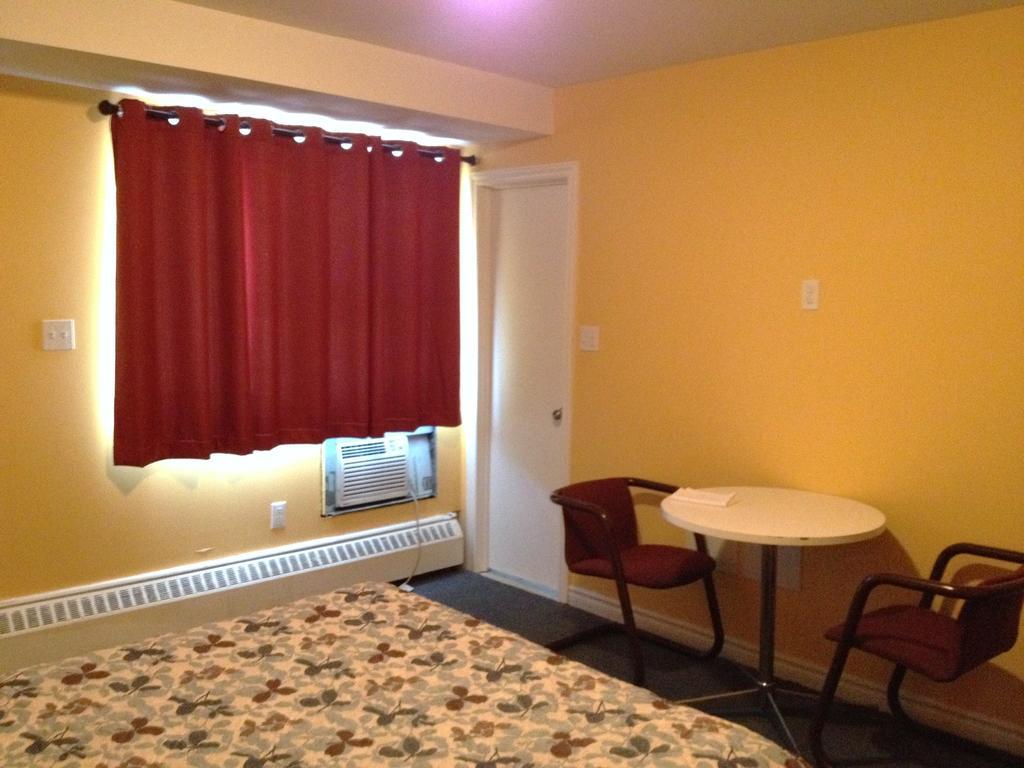 Motel Saint-Jacques มอนทรีอัล ภายนอก รูปภาพ