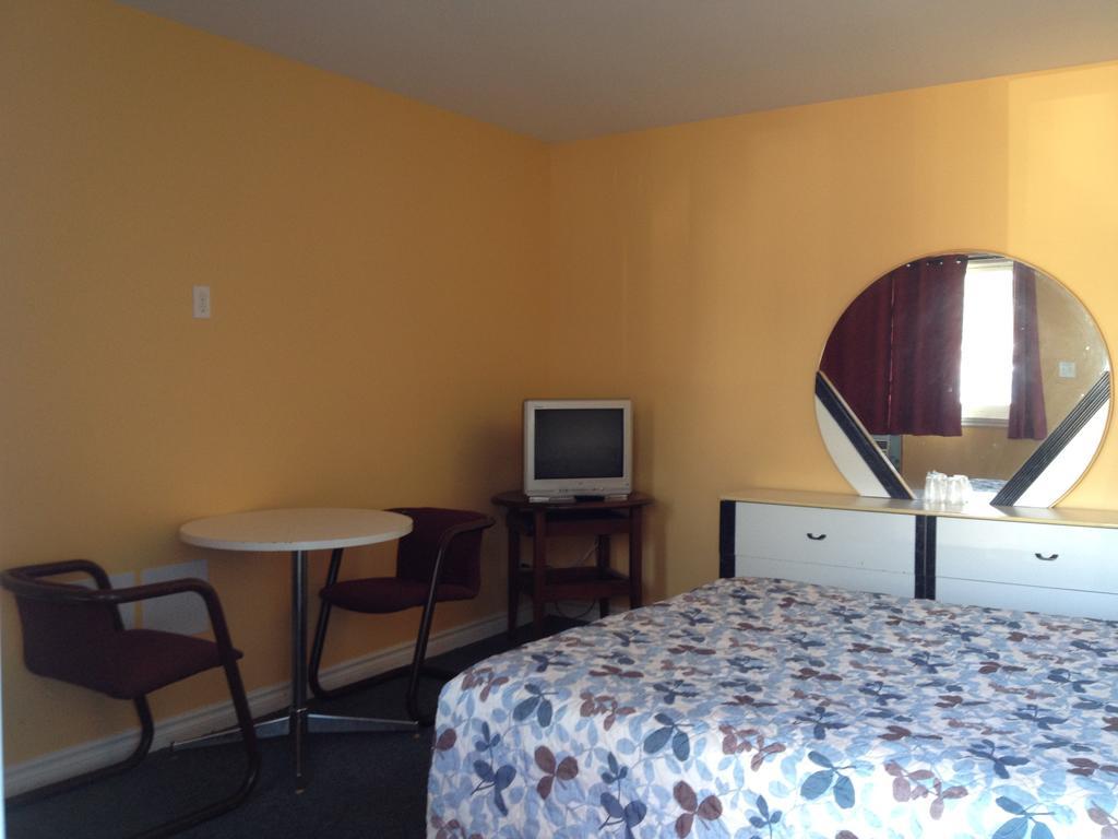 Motel Saint-Jacques มอนทรีอัล ภายนอก รูปภาพ