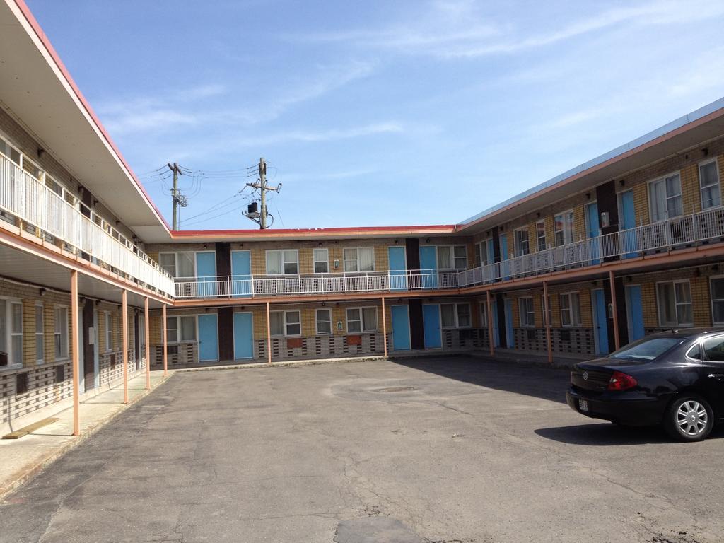 Motel Saint-Jacques มอนทรีอัล ภายนอก รูปภาพ